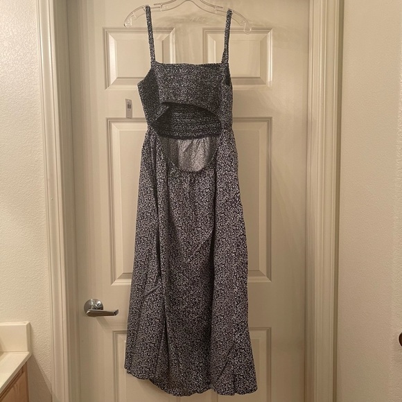 SOLD ⭐️HP⭐️ OLD Navy Fit & Flare Smocked Cutout Cami Dress Size 16/18 (SP08) - Picture 4 of 5